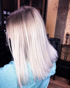 BLONDE-HAIR-WITH-ROOT-SHADOW