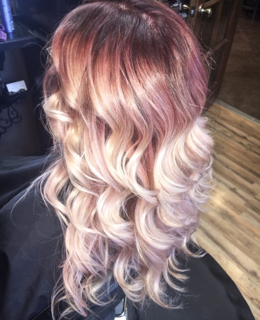 STRAWBERRY-BLONDE-OMBRE-HAIR-COLOR-CURLED