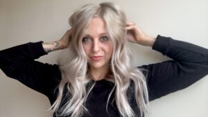 HAIRSTYLIST-AND-HAIRCARE-BLOGGER