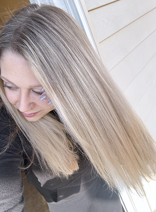 SEAMLESS-BLENDED-BLONDE-HIGHLIGHTS