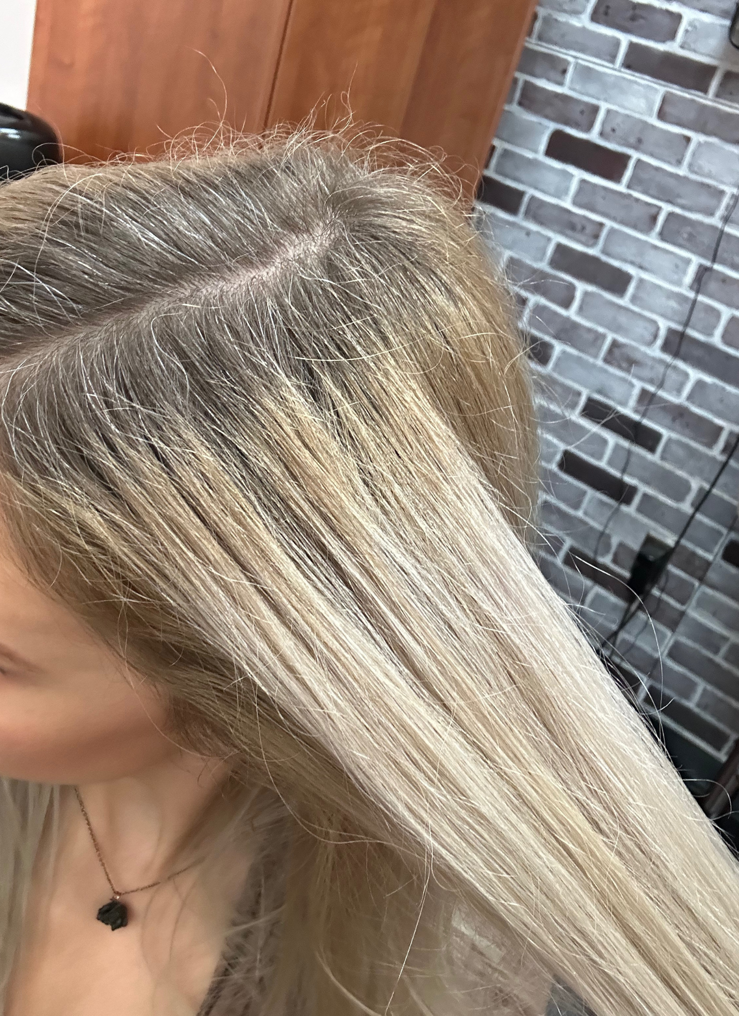 BEFORE-PICTURE-SHOWING-NATURAL-LEVEL-7-ROOTS-WITH-A-WARM-BAND-AND-LIGHT-BLONDE-ENDS